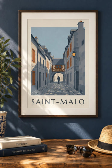 Poster van een straatje in Saint-Malo binnen de stadsmuren : ingelijst aan de muur