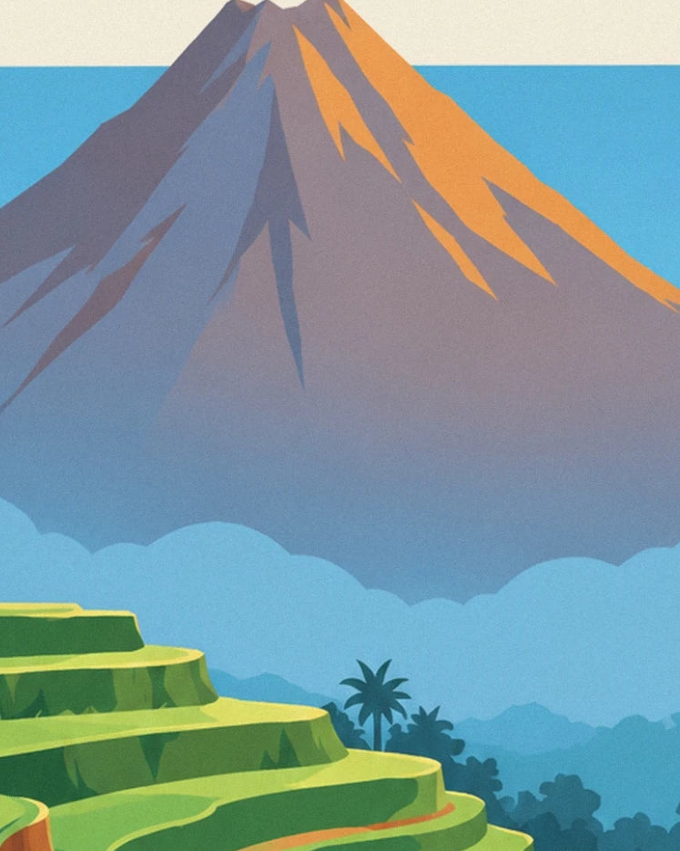 Le mont Agung aux pentes orangées, au-dessus des rizières et des palmiers