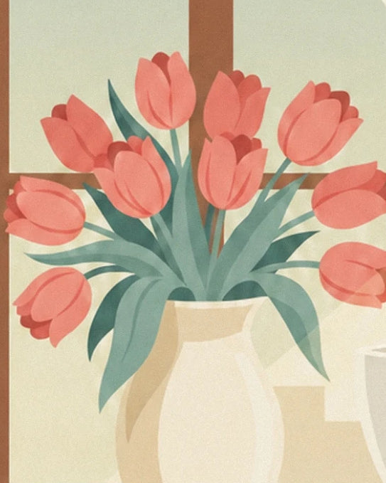 Een bos roze tulpen met groene bladeren in een crèmekleurige vaas