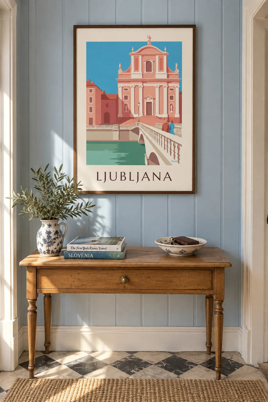 Poster roze franciscanenkerk van Ljubljana: ingelijst aan de muur