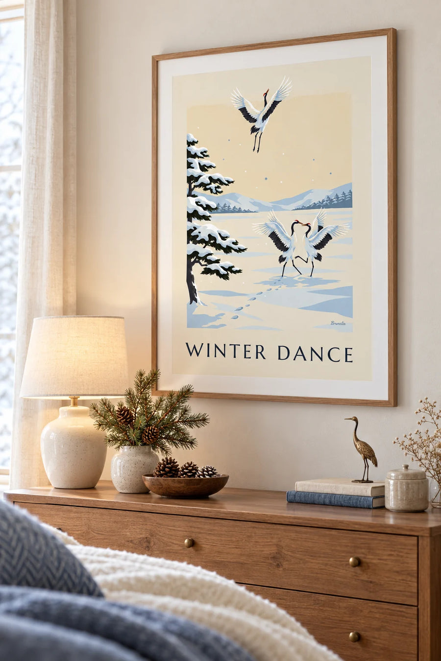 Poster met Japanse kranen die dansen in de sneeuw: ingelijst aan de muur