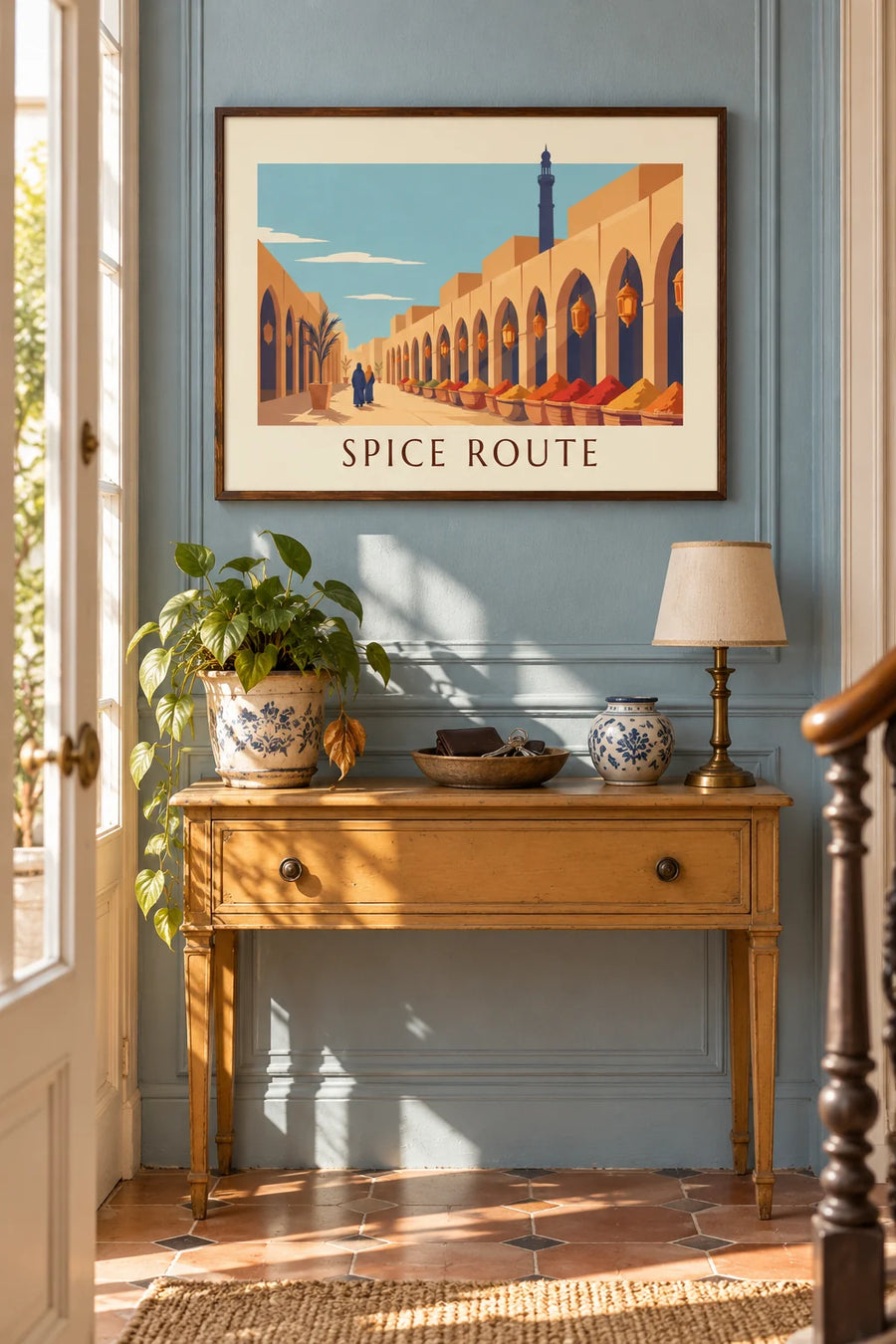 Poster oosterse kruidenmarkt onder de arcades: ingelijst aan de muur
