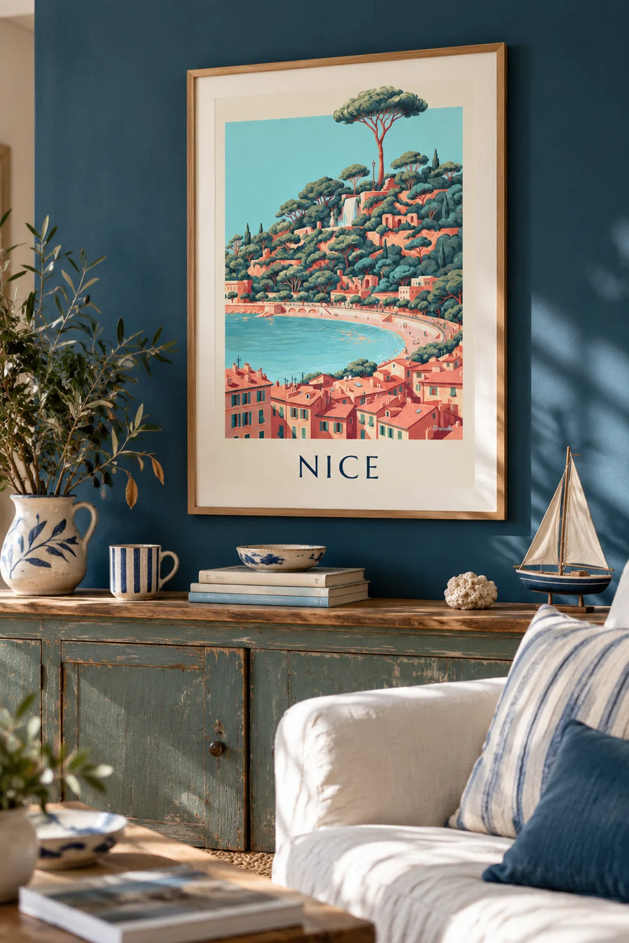 Poster waterval van de Colline du Château en Baie des Anges in Nice: ingelijst aan de muur