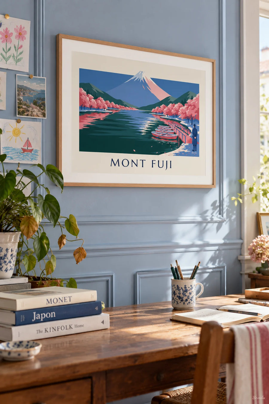 Affiche mont Fuji, cerisiers en fleurs et barques au ponton : encadrée au mur