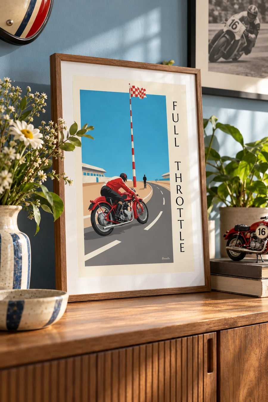 Affiche moto de course penchée dans un virage de Grand Prix : petit format A4 encadré