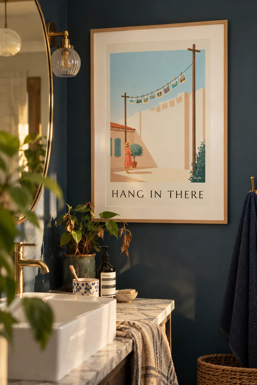 Poster of a clothesline, wooden clothespins and small photos: framed on the wall
