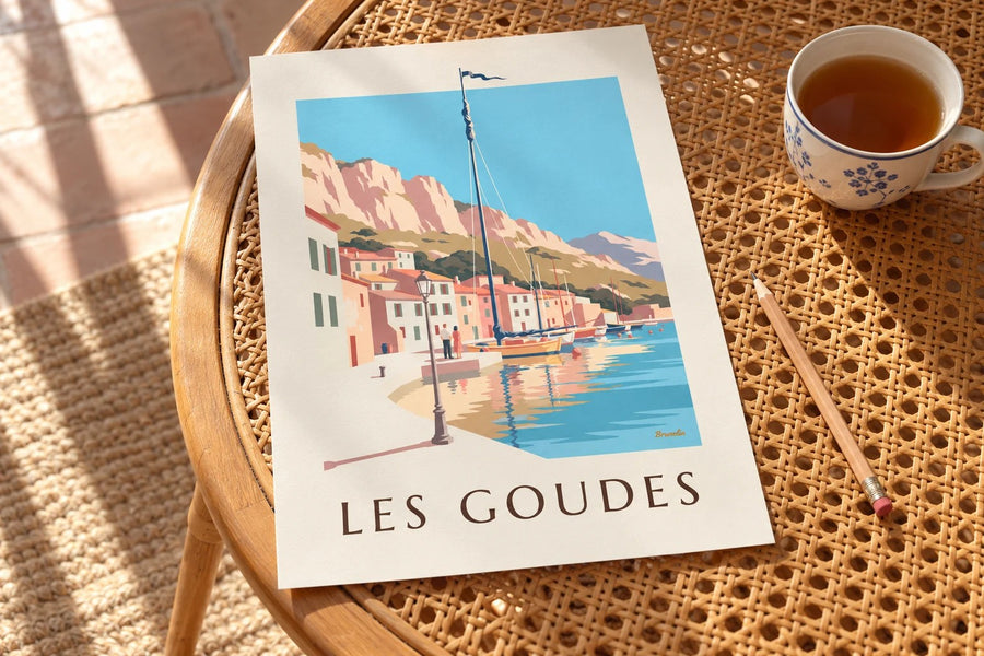 Affiche port des Goudes au coucher du soleil : posée sur une table