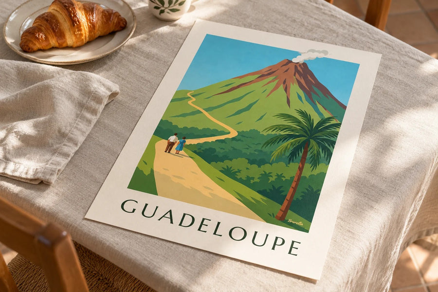 Poster van Guadeloupe, de vulkaan La Soufrière : neergezet op een tafel