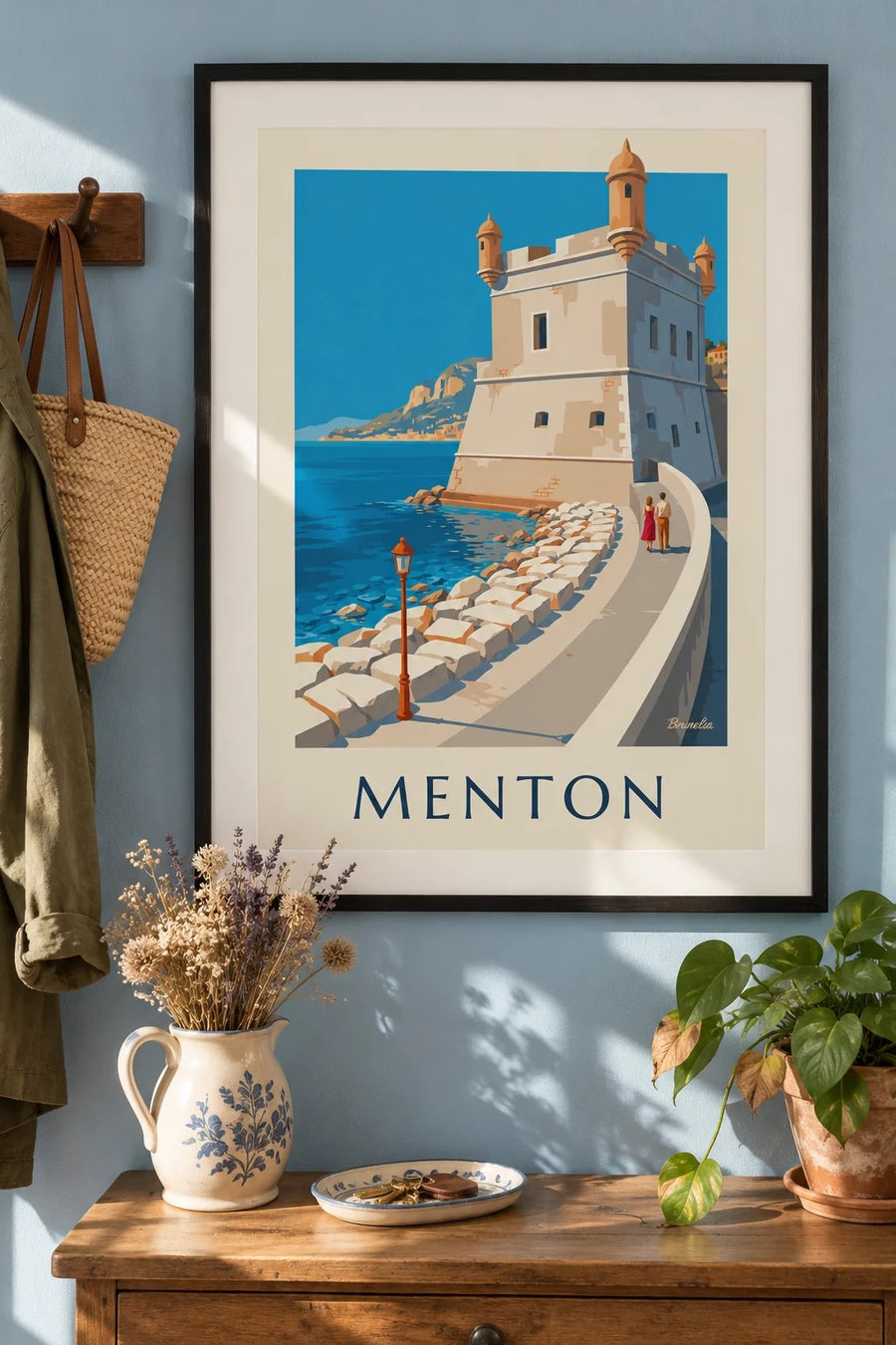Poster van het Bastion in de oude haven van Menton aan zee : ingelijst aan de muur
