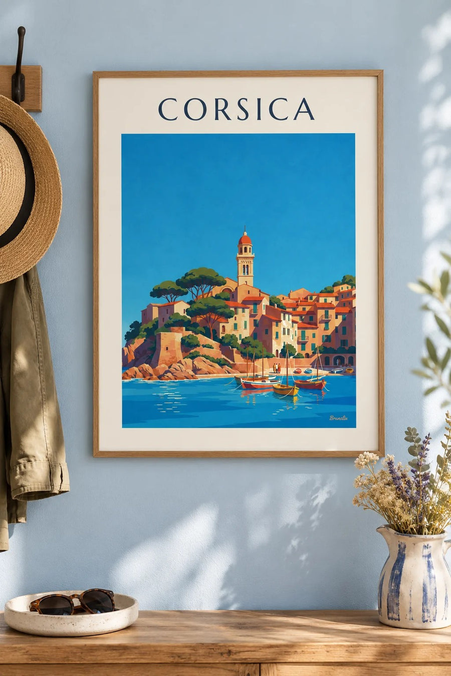 Poster Corsicaans kustdorp met klein haventje aan de Middellandse Zee: ingelijst aan de muur