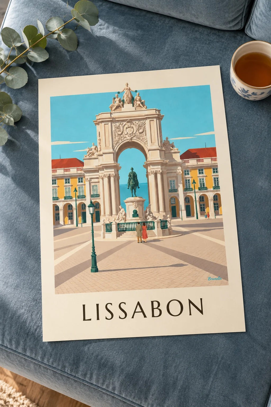 Poster Handelsplein en Rua Augusta-boog in Lissabon: op een tafel