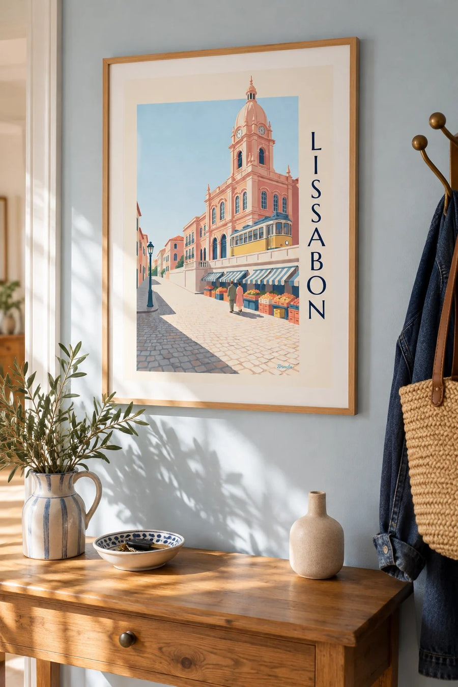 Poster Mercado da Ribeira in Lissabon met gele tram: ingelijst aan de muur