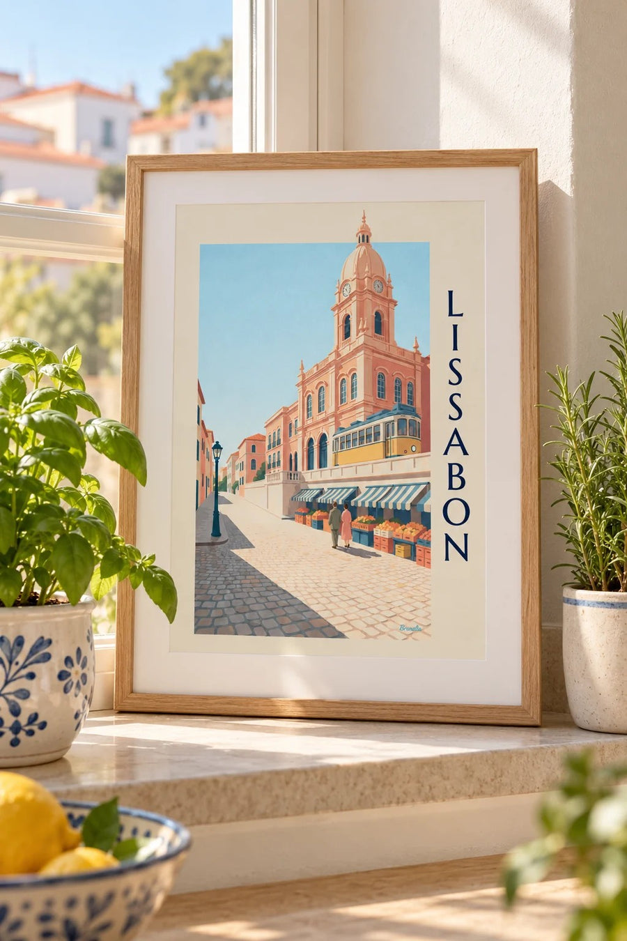 Poster Mercado da Ribeira in Lissabon met gele tram: klein A4-formaat, ingelijst