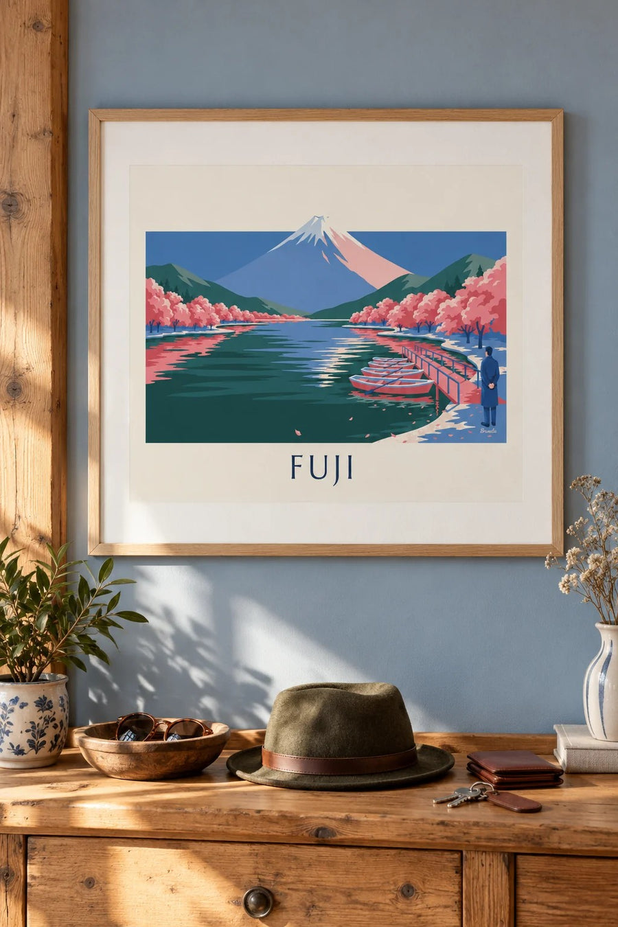 Poster berg Fuji, kersenbloesem en roeibootjes aan de steiger: ingelijst aan de muur
