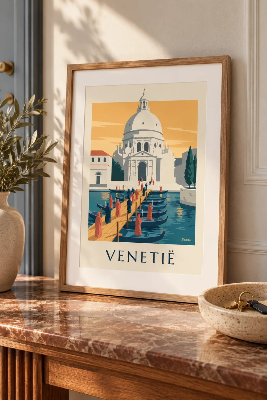 Poster pelgrims op de bootbrug naar de Salute in Venetië: klein formaat A4 ingelijst