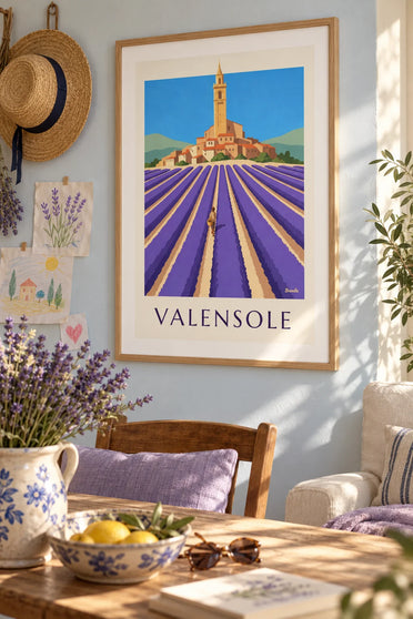 Affiche rangs de lavande et village perché de Valensole : encadrée au mur