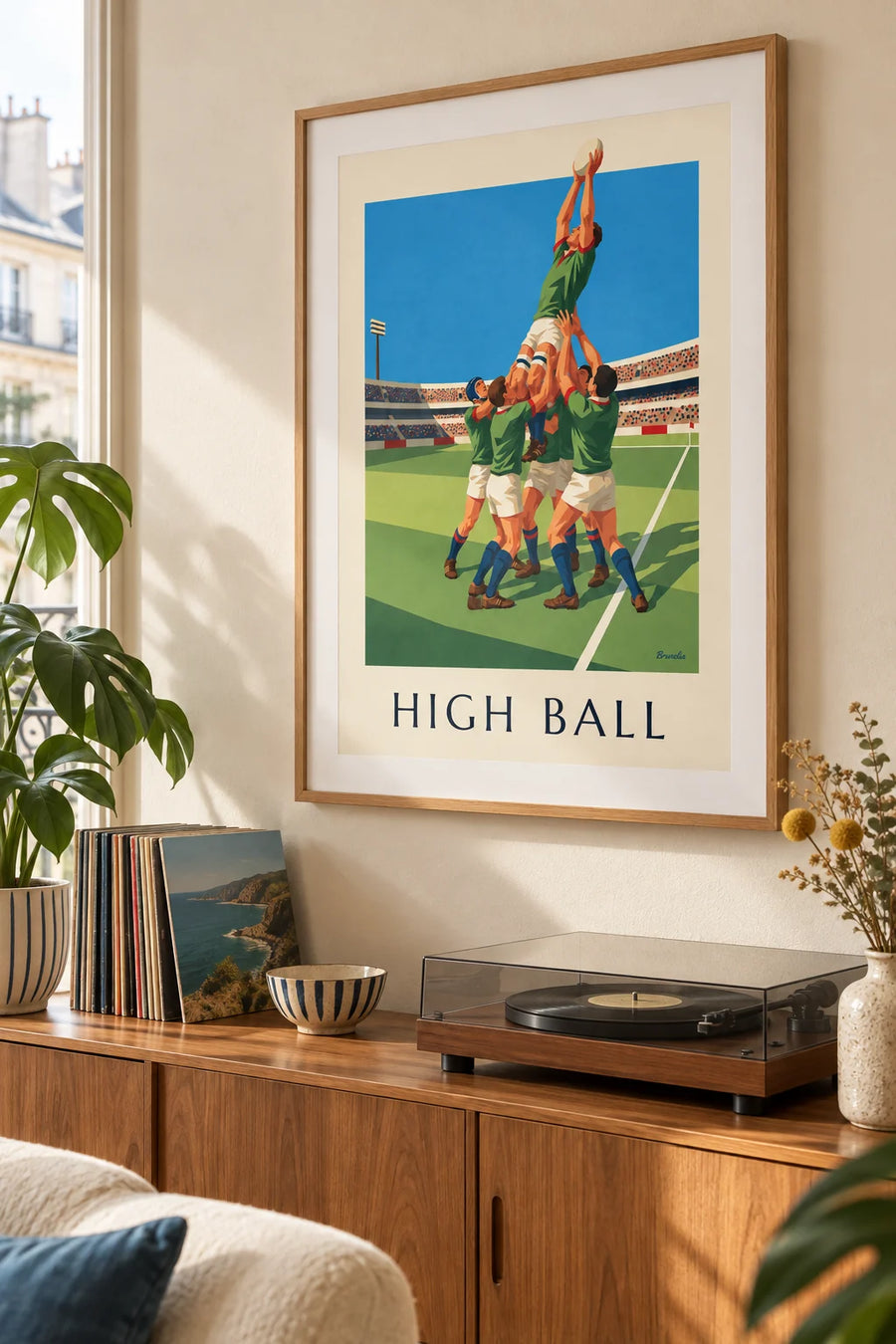 Affiche rugbyman en saut en touche attrapant le ballon : encadrée au mur