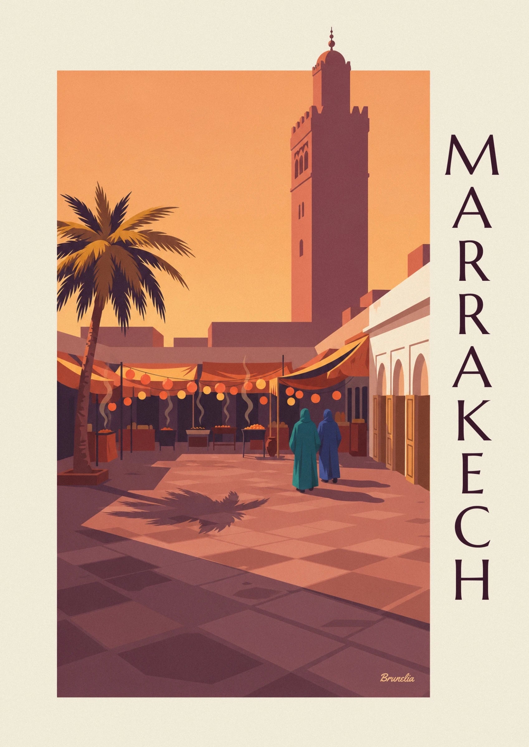 La haute tour ocre aux fenêtres en arc sur le ciel orangé de Marrakech