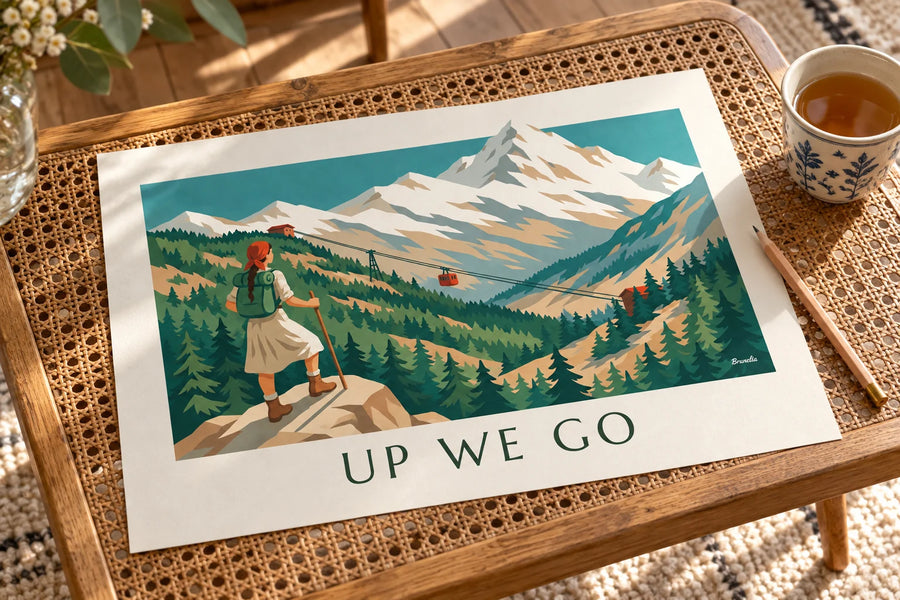 Poster wandelaarster voor een kabelbaan en een besneeuwde berg: op een tafel