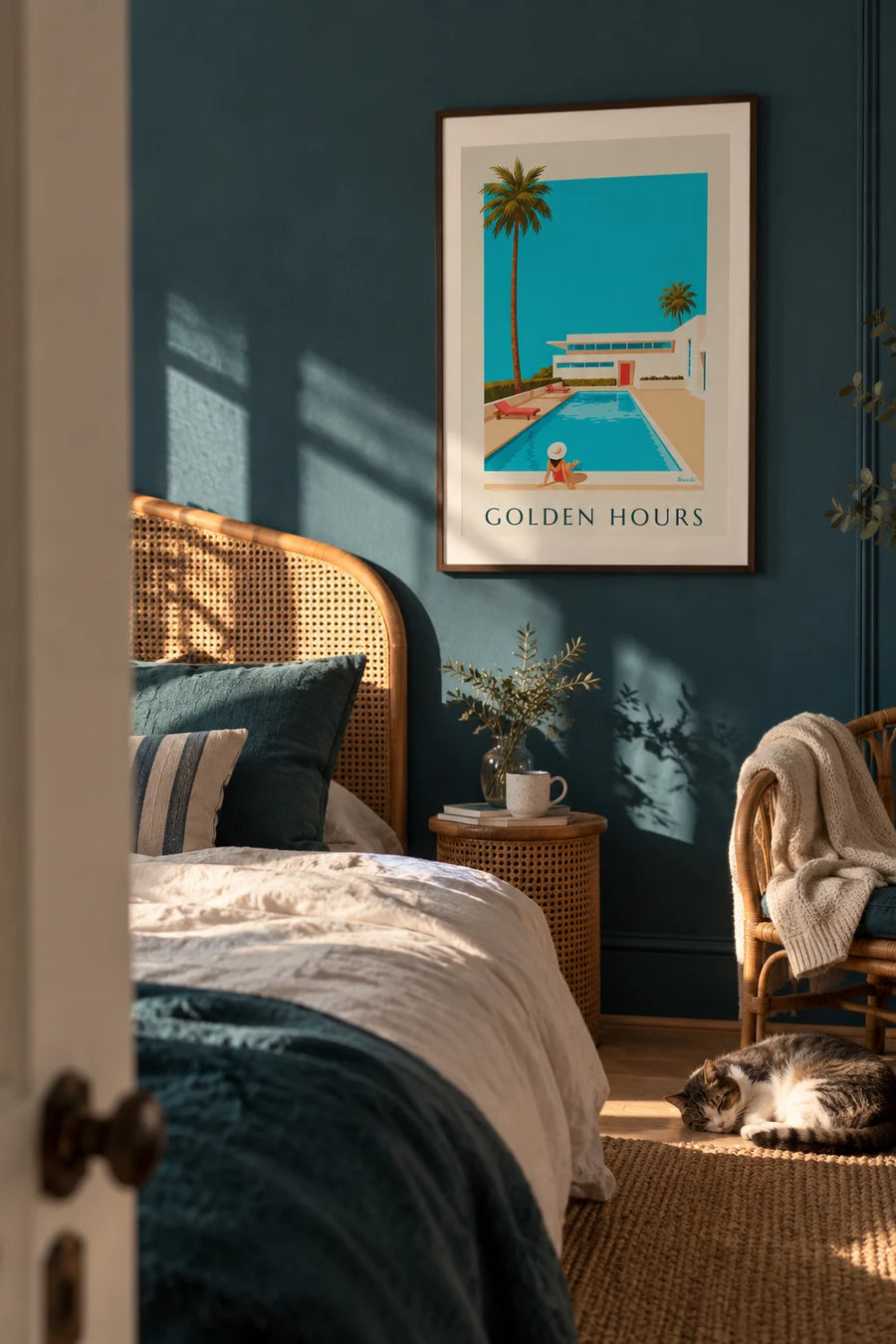 Affiche villa moderniste blanche avec piscine et palmiers : encadrée au mur