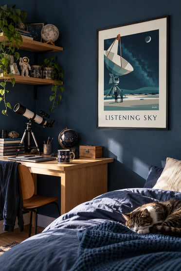 Poster radiotelescoop gericht op een sterrenhemel in de woestijn: ingelijst aan de muur