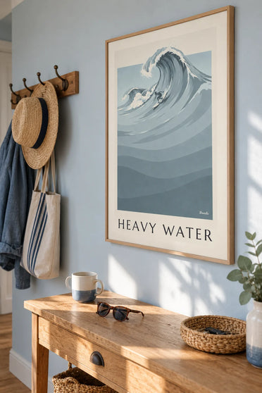 Poster surfer en reusachtige golf in grijsblauwe tinten: ingelijst aan de muur