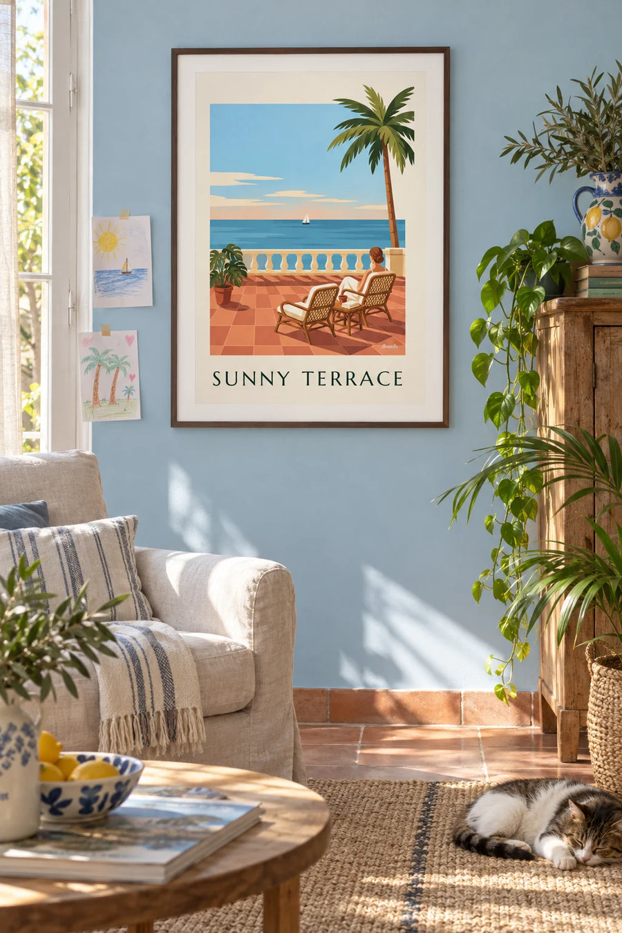 Poster tropisch terras, rieten stoelen en uitzicht op zee: ingelijst aan de muur