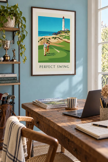 Affiche golfeur en plein swing sur un links en bord de falaise : encadrée au mur